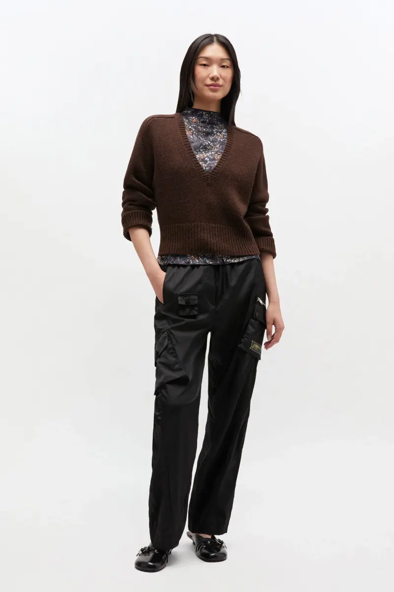 Bruine trui met V-hals