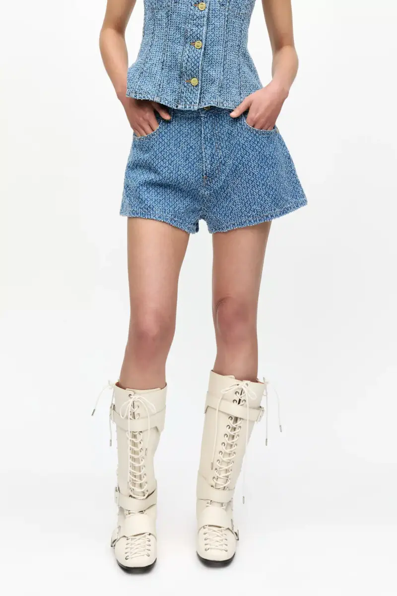 Lichtblauwe shorts met textuur