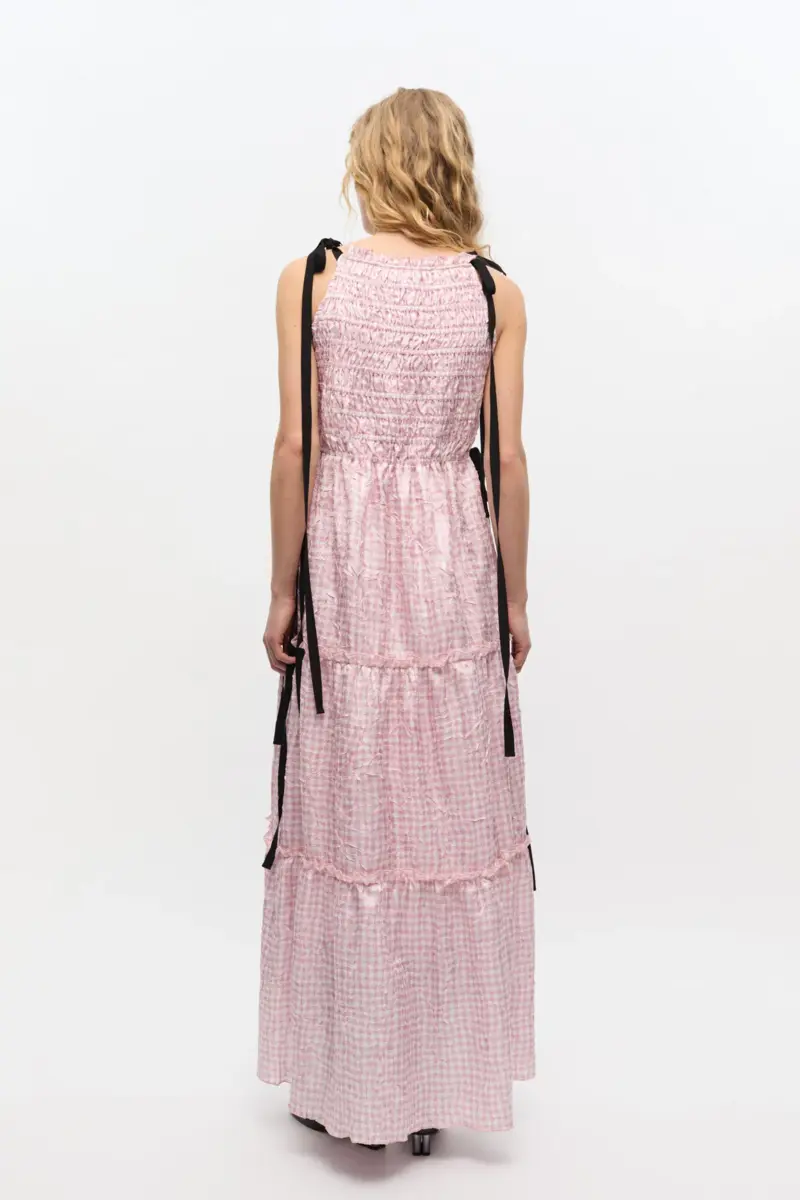 Roze geruite jurk
