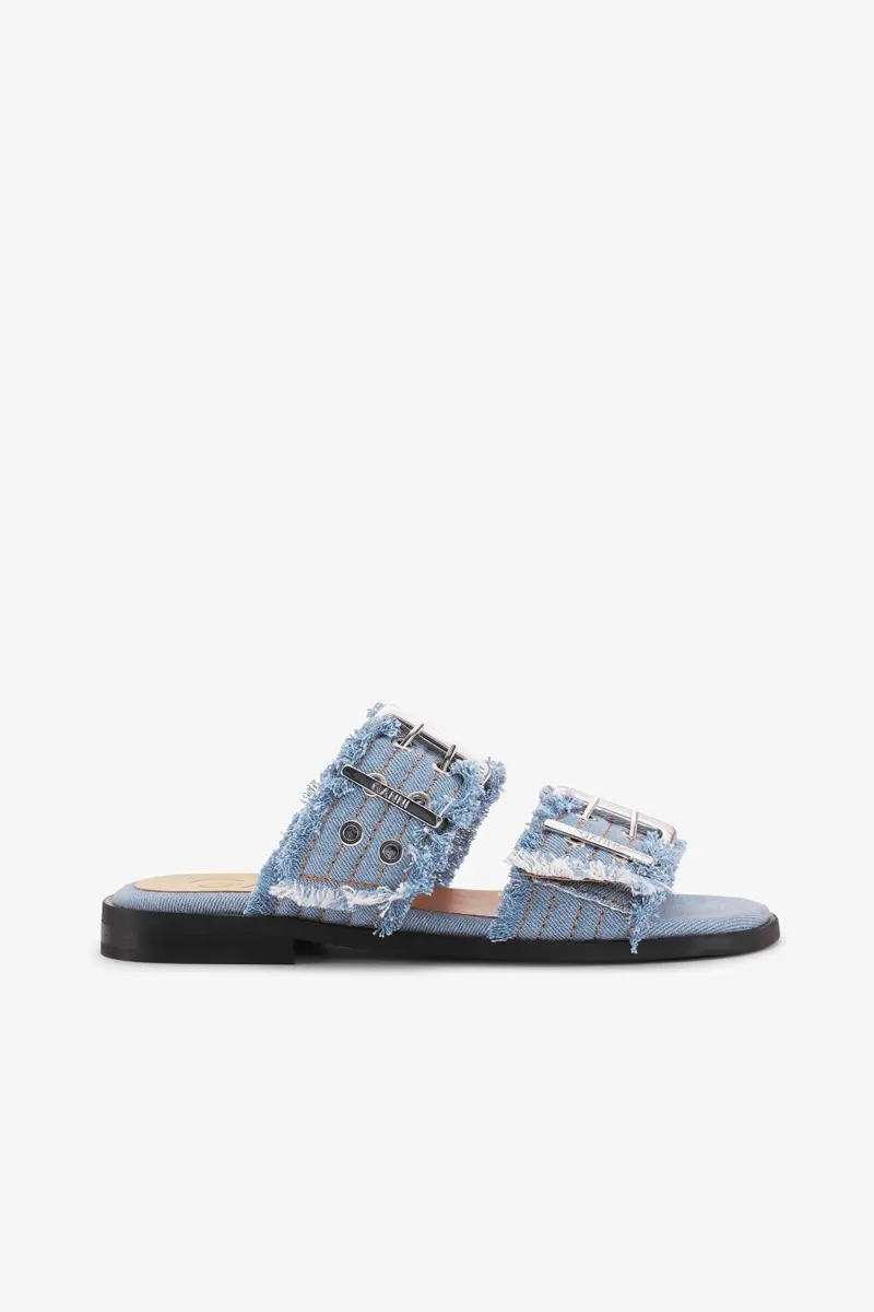Vrouwelijke sandalen met gesp en twee bandjes in blauw denim Vrouwelijke sandalen met gesp en twee bandjes in blauw denim