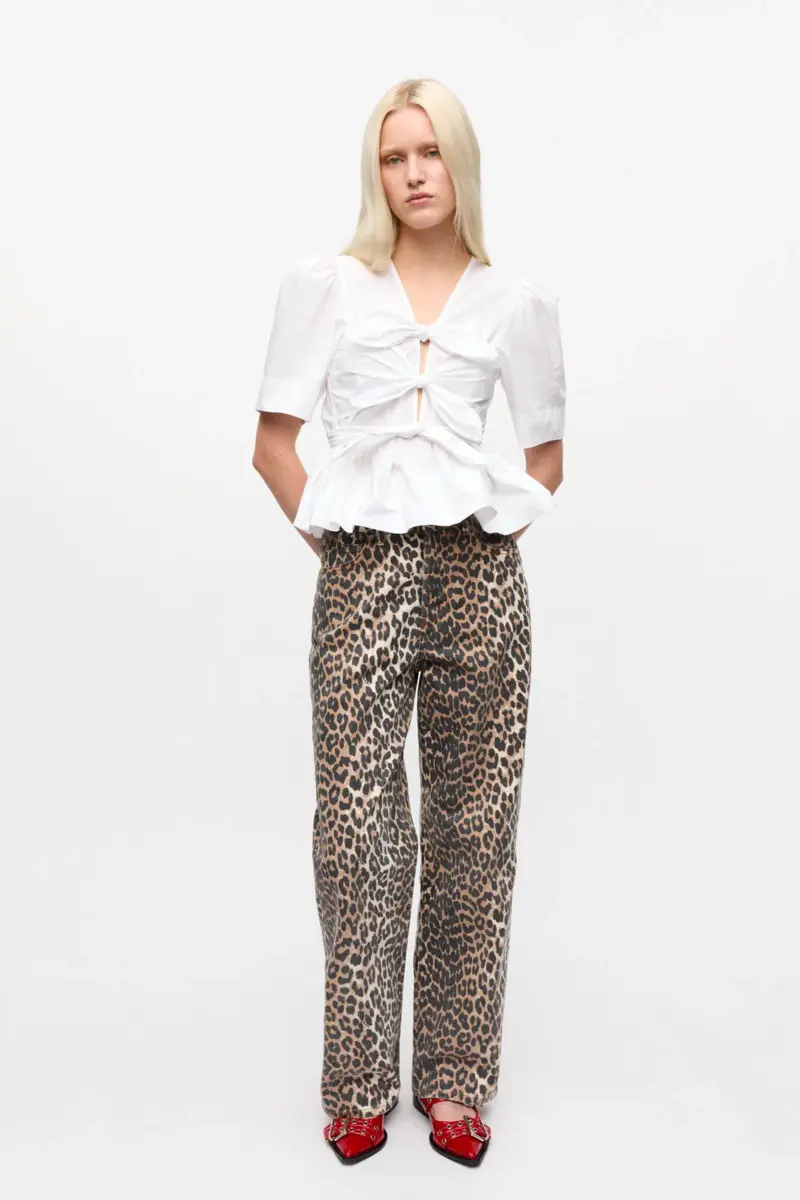 Wit gewassen stretchkatoenen blouse met strikbandjes