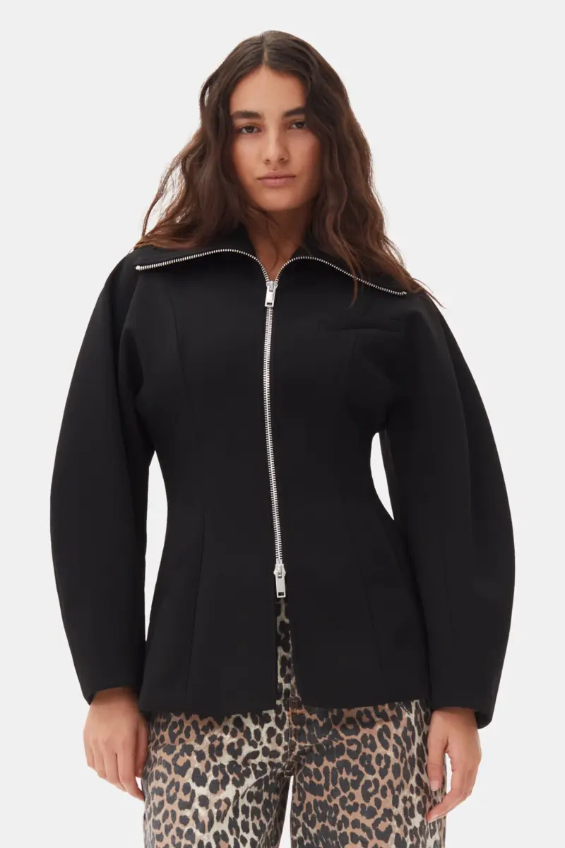 Zwart gebonden crêpe jasje met gebogen mouwen